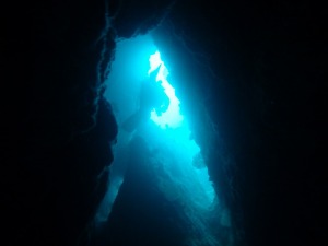 青の洞窟でダイビングをしましょう＾＾