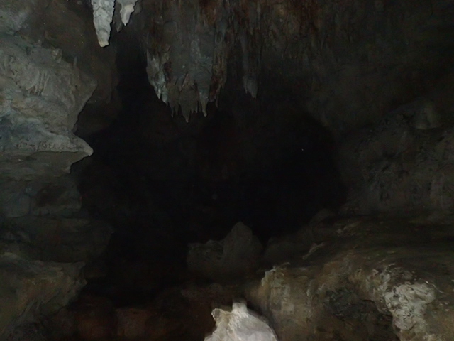 沖縄の洞窟・鍾乳洞とは？