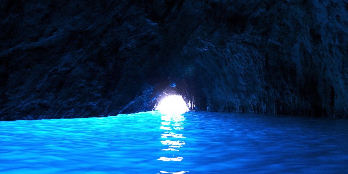 青の洞窟の神秘